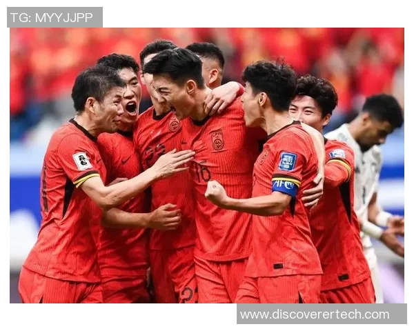 中国香港足球队迎战朝鲜队东亚杯激战在即球迷期待精彩对决