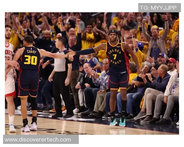 2015年NBA季后赛勇士与火箭首场对决精彩回顾与赛况分析